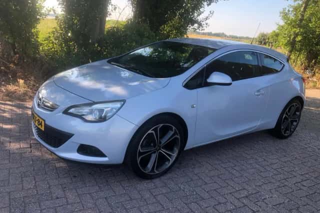 Opel Astra GTC (2013) thumbnail 1