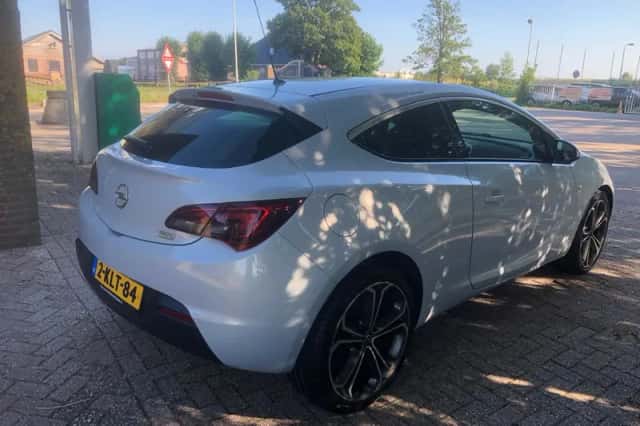 Opel Astra GTC (2013) thumbnail 4