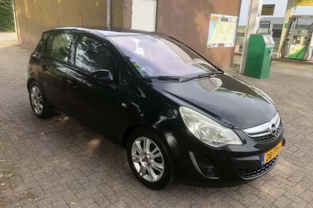 Opel Corsa (2011) thumbnail 2