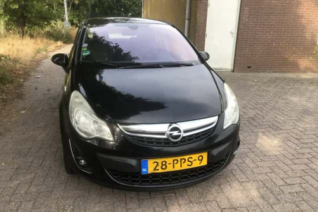 Opel Corsa (2011) thumbnail 3