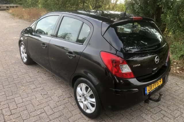 Opel Corsa (2011) thumbnail 5