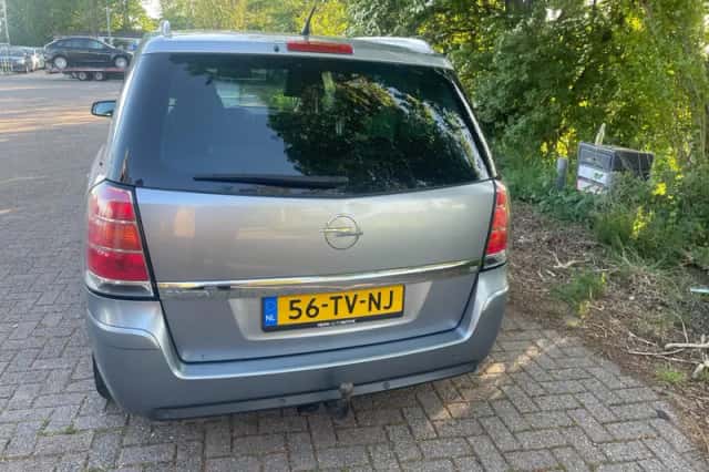 Opel Zafira (2007) thumbnail 6