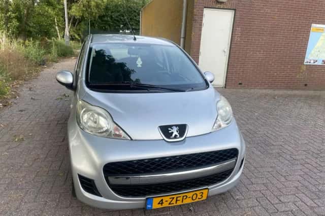Peugeot 107 (2010) thumbnail 3