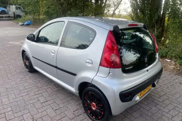 Peugeot 107 (2010) thumbnail 5