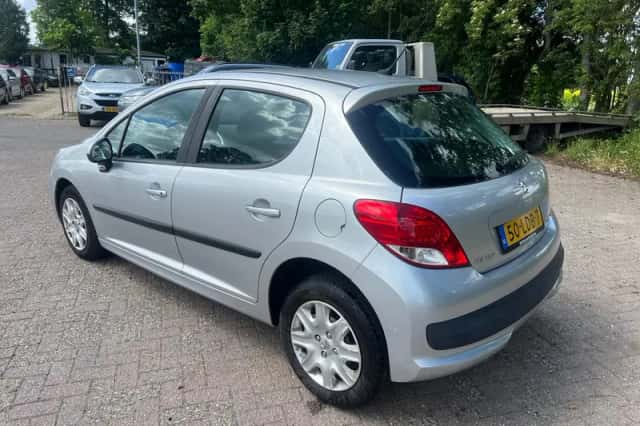 Peugeot 207 (2010) thumbnail 6