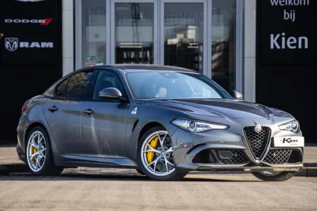 Alfa Romeo Giulia (2019) thumbnail 1