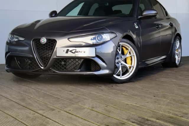 Alfa Romeo Giulia (2019) thumbnail 2