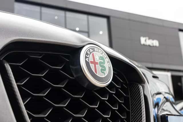 Alfa Romeo Giulia (2019) thumbnail 2