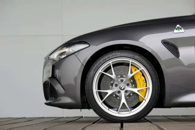 Alfa Romeo Giulia (2019) thumbnail 5