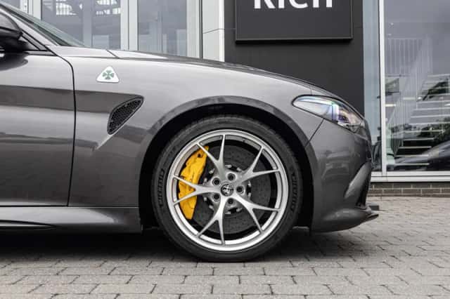 Alfa Romeo Giulia (2019) thumbnail 6