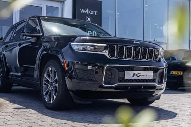 Jeep Grand Cherokee (2024) thumbnail 5