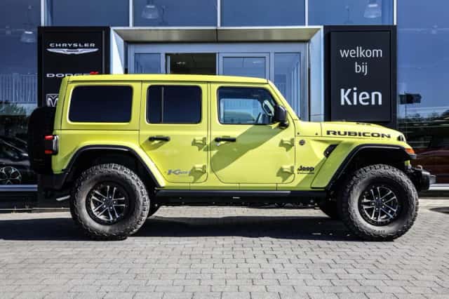 Jeep Wrangler (2024) thumbnail 3