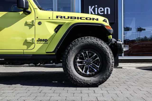 Jeep Wrangler (2024) thumbnail 5