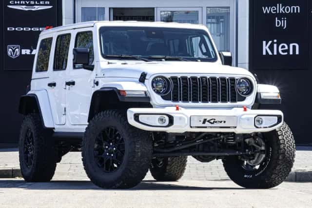 Jeep Wrangler (2023) thumbnail 1