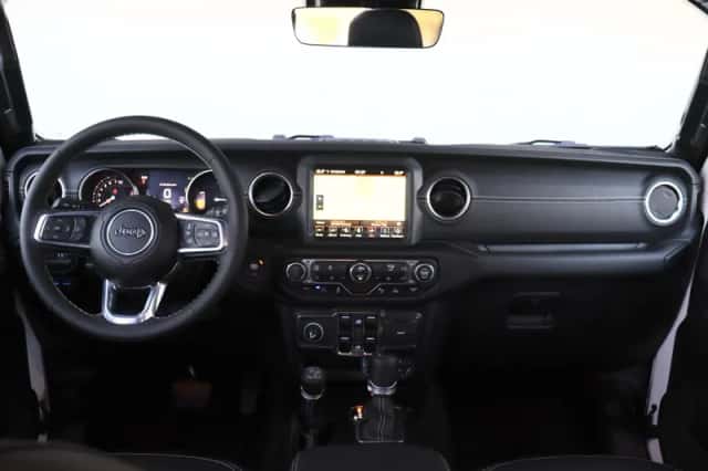 Jeep Wrangler (2023) thumbnail 2