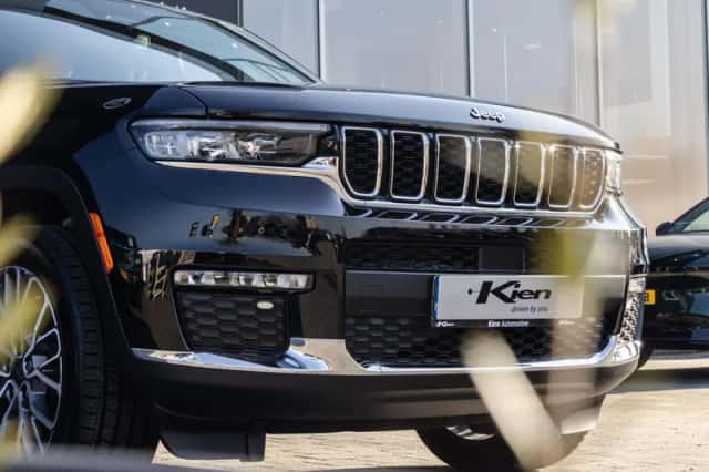 Jeep Grand Cherokee (2022) thumbnail 5