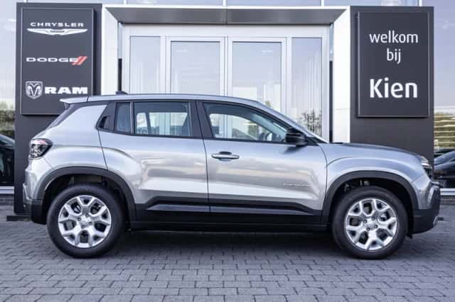 Jeep Avenger (2024) thumbnail 3