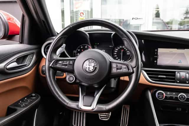Alfa Romeo Giulia (2022) thumbnail 2