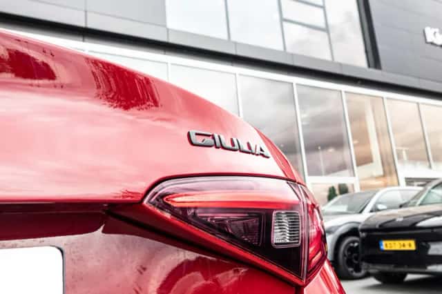 Alfa Romeo Giulia (2022) thumbnail 6