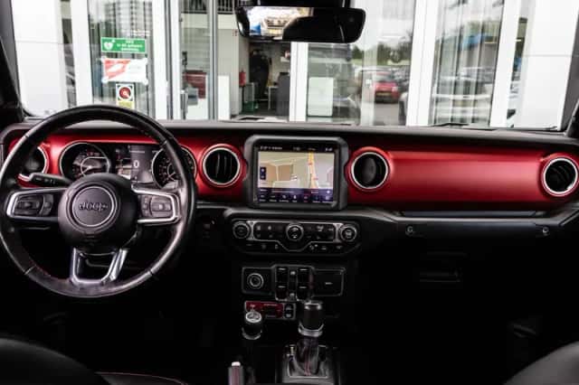 Jeep Gladiator (2024) thumbnail 2