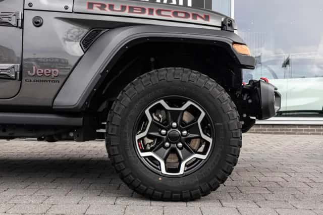 Jeep Gladiator (2024) thumbnail 5