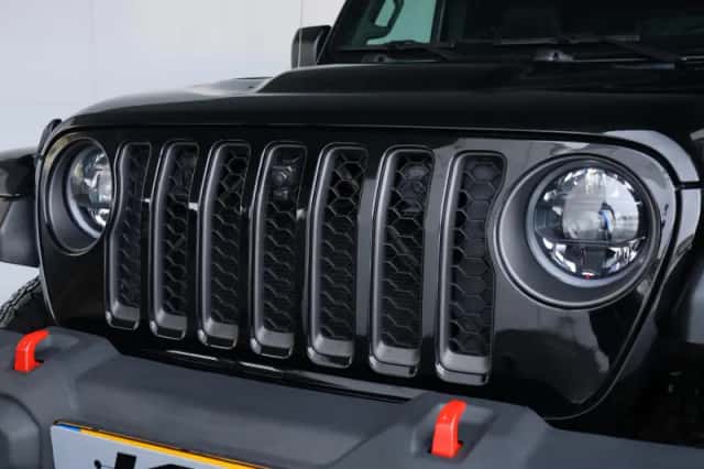 Jeep Wrangler (2024) thumbnail 2