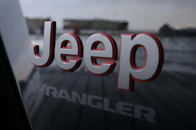 Jeep Wrangler (2024) thumbnail 4