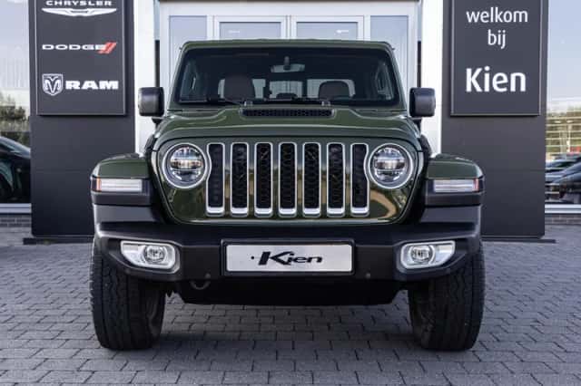 Jeep Gladiator (2022) thumbnail 3