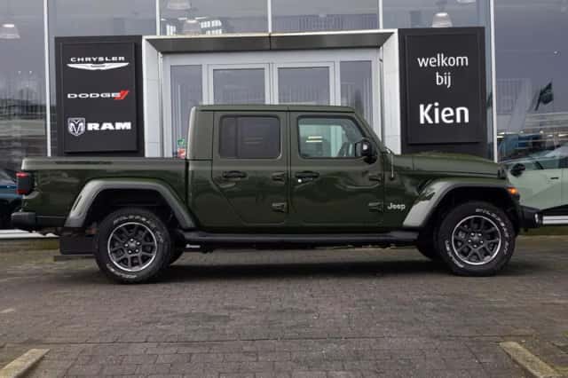Jeep Gladiator (2022) thumbnail 6