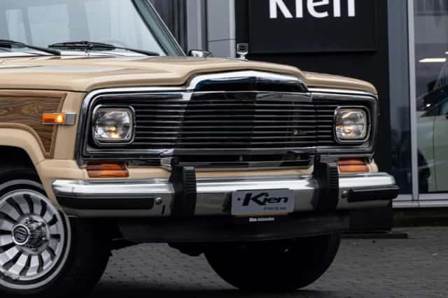 Jeep Wagoneer (1983) thumbnail 2