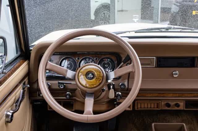 Jeep Wagoneer (1983) thumbnail 5