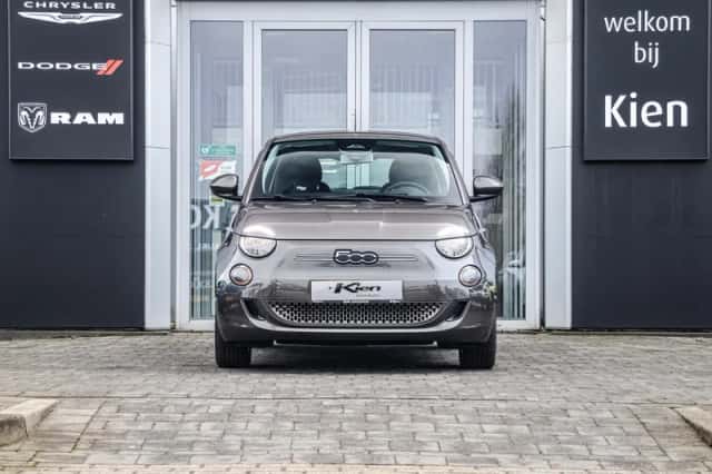 Fiat 500e (2020) thumbnail 4