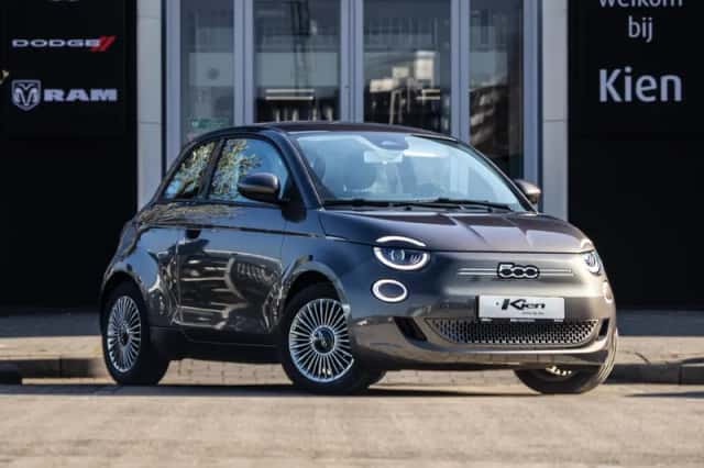 Fiat 500e (2020) thumbnail 1