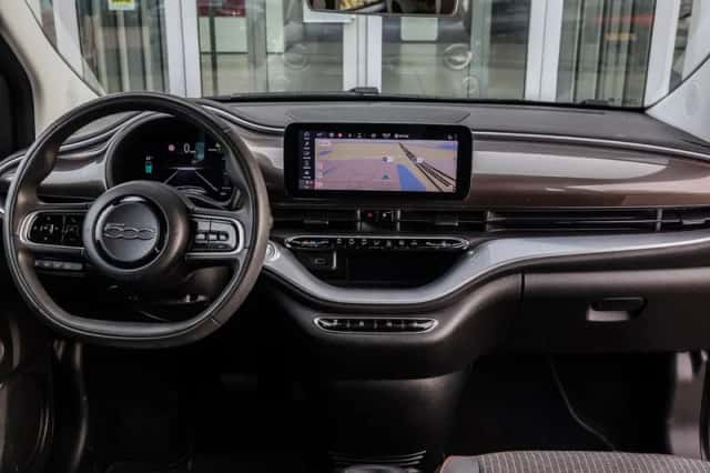 Fiat 500e (2020) thumbnail 4
