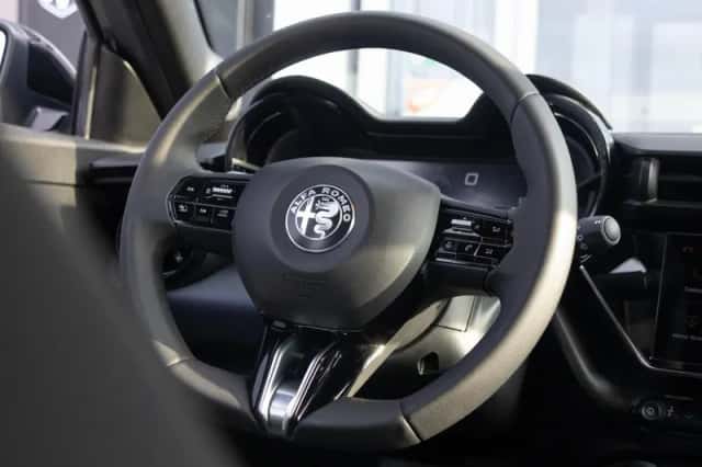 Alfa Romeo Junior (2025) thumbnail 4