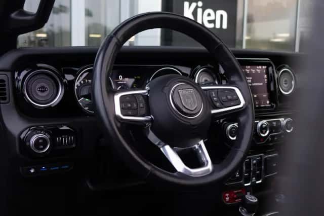 Jeep Wrangler (2022) thumbnail 3