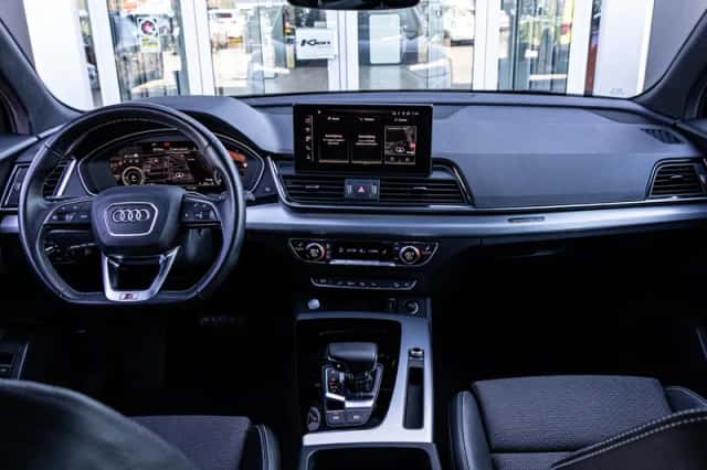Audi Q5 (2023) thumbnail 2
