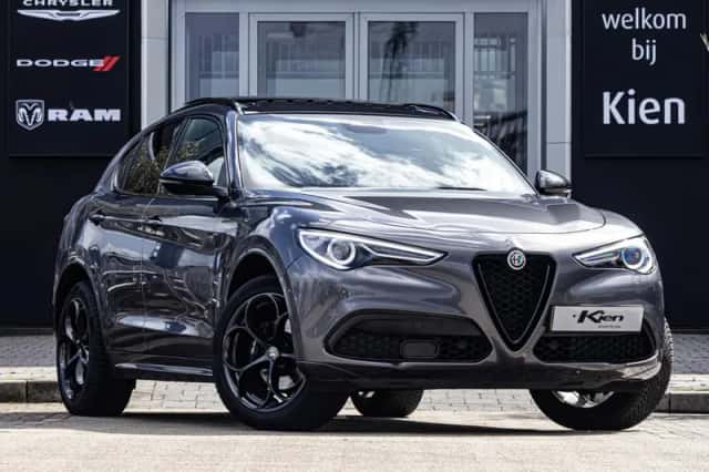 Alfa Romeo Stelvio (2019) thumbnail 1