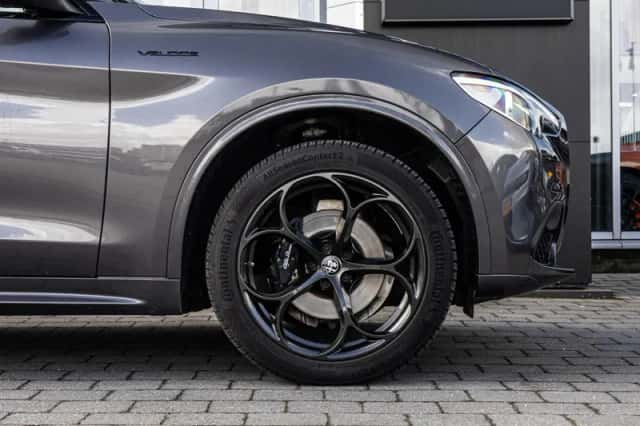 Alfa Romeo Stelvio (2019) thumbnail 6
