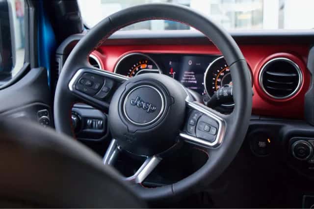 Jeep Wrangler (2024) thumbnail 4