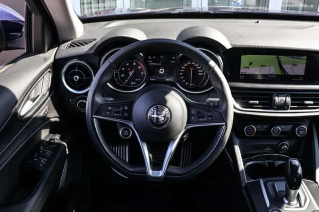 Alfa Romeo Stelvio (2020) thumbnail 6