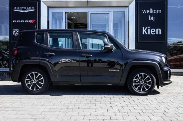 Jeep Renegade (2019) thumbnail 3