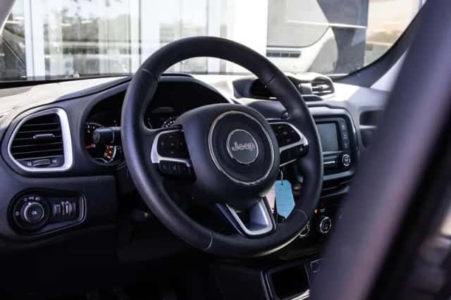 Jeep Renegade (2019) thumbnail 6