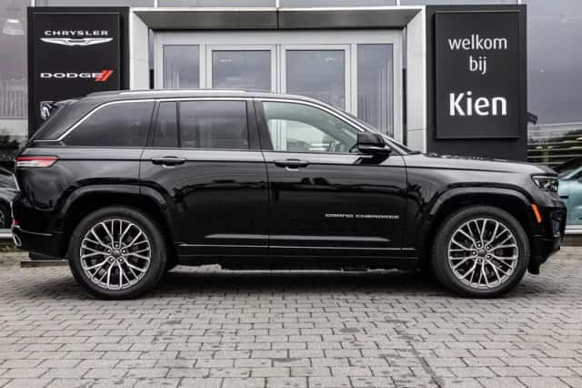 Jeep Grand Cherokee (2023) thumbnail 4