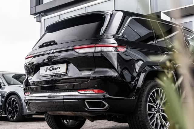 Jeep Grand Cherokee (2023) thumbnail 5