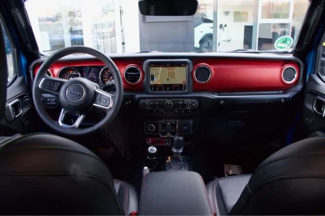 Jeep Wrangler (2024) thumbnail 2