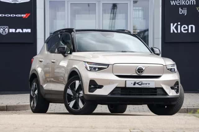 Volvo XC40 (2024) thumbnail 1