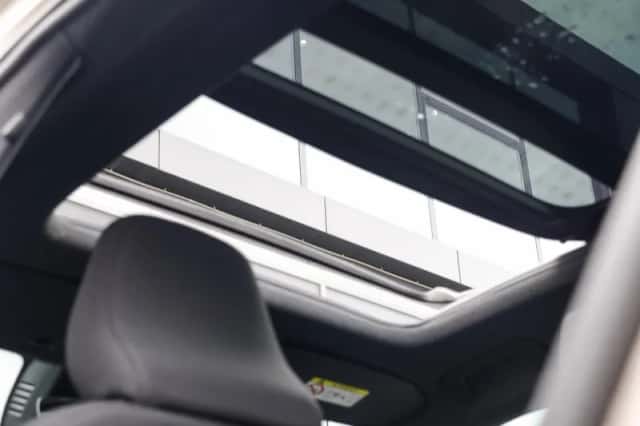Volvo XC40 (2024) thumbnail 3
