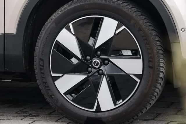Volvo XC40 (2024) thumbnail 6