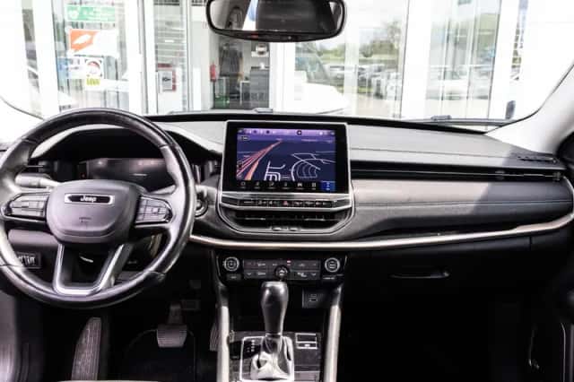 Jeep Compass (2022) thumbnail 2